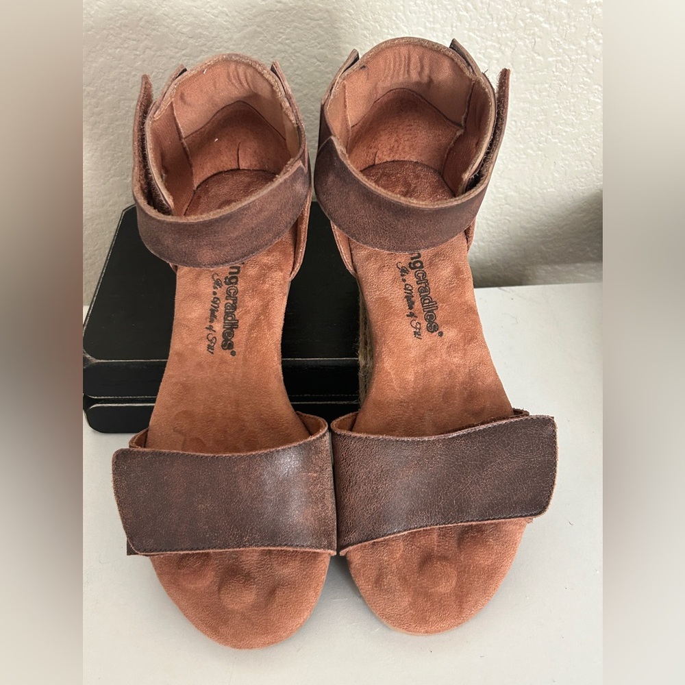 Walking cradles brown NWOT Suede Ankle-Strap Sandals size 6.5